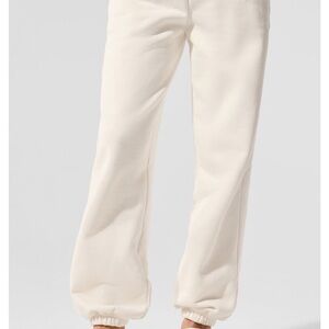 ALO Yoga Ivory Accolade Sweatpants